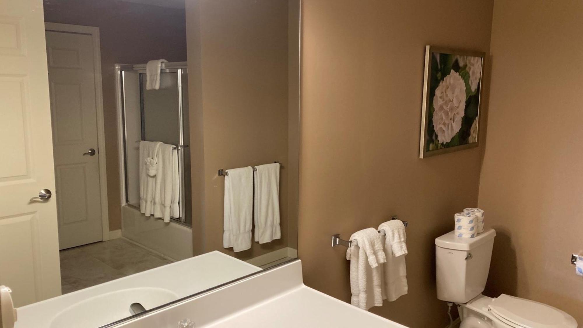In The Berkshires 5* Hancock